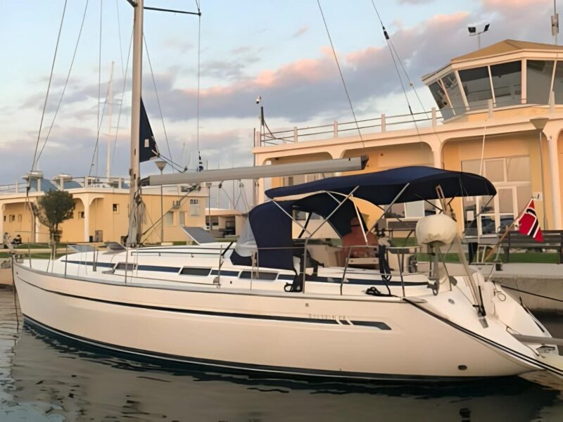 Bavaria 38C – Göcek Yelkenli Tekne Konaklama