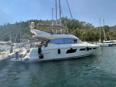 Prestige 500 Fly – Göcek’te 3 Kabinli Motoryat Konaklaması