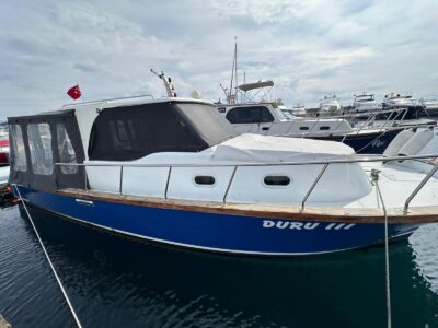 Ataköy Marina’da 10 Metre Özel Yapım Motoryatta Konaklama