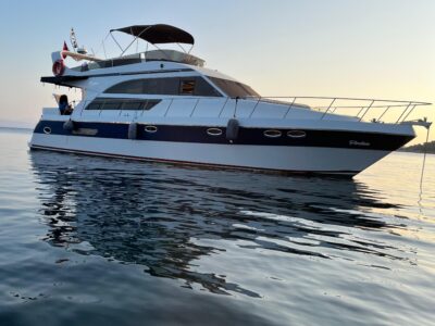 Cunda’da 15,5 Metre Özel Yapım Motoryatta Konaklama