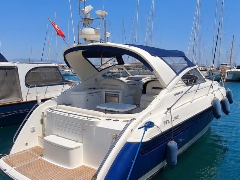 Didim Teknede Konaklama – 2 Kabinli Fairline 37